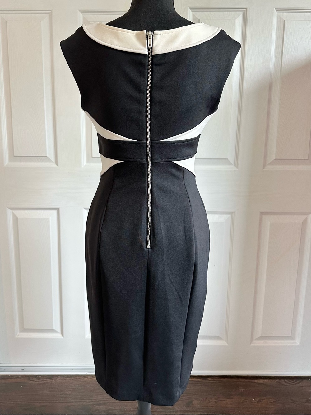 Maggy London Black and Ivory Stretch Cocktail Dress - Picture 4 of 6